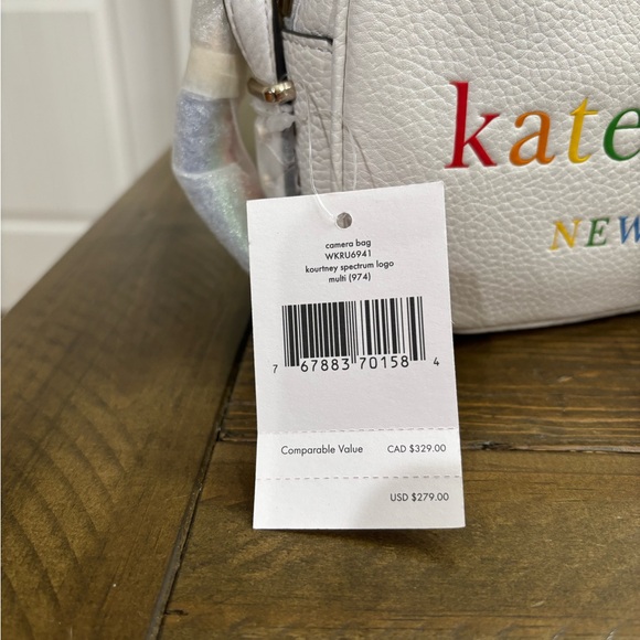 Kate Spade Kourtney Rainbow Logo Camera Bag in White Pebbled Leather NWT - Picture 3 of 8